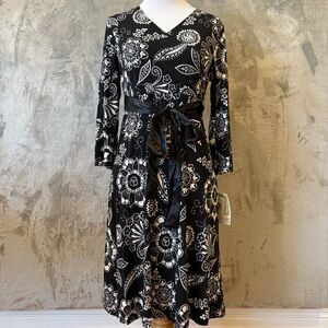 NWT Paisley Floral Monochrome Belted Stretch Dress Sz 16